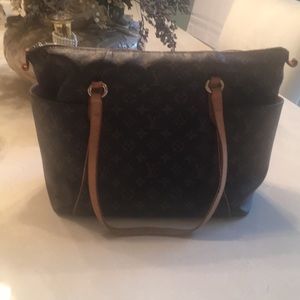 Louis Vuitton shoulder bag